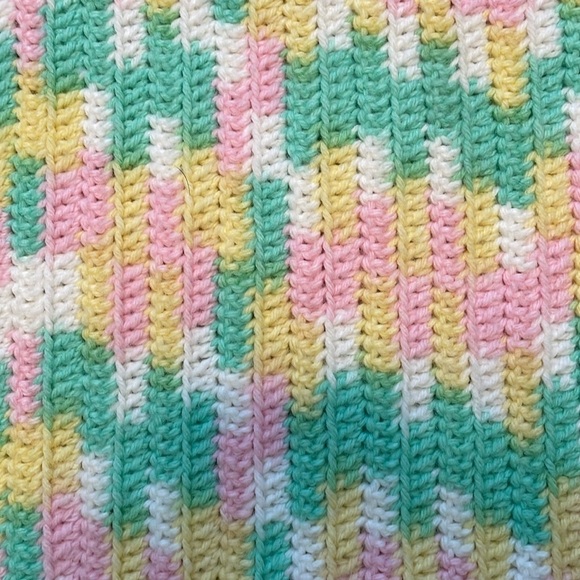 Baby Afghan crocheted pink/green/yellow - Picture 2 of 2